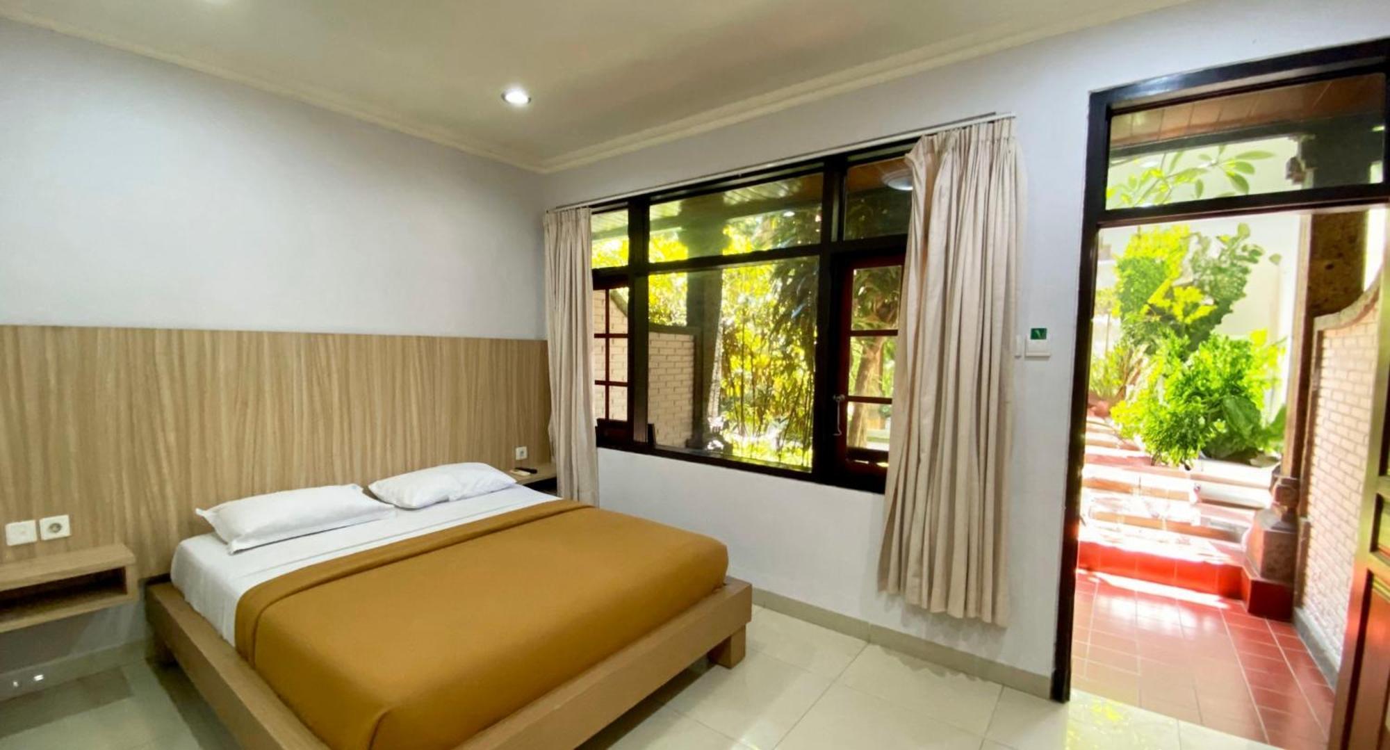 Legian Simpang Inn Hotel מראה חיצוני תמונה