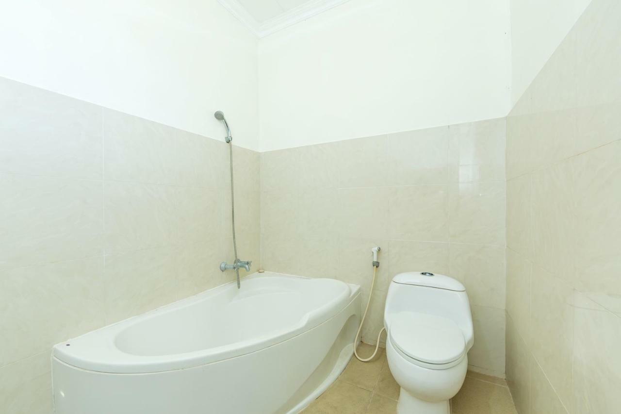 Legian Simpang Inn Hotel מראה חיצוני תמונה