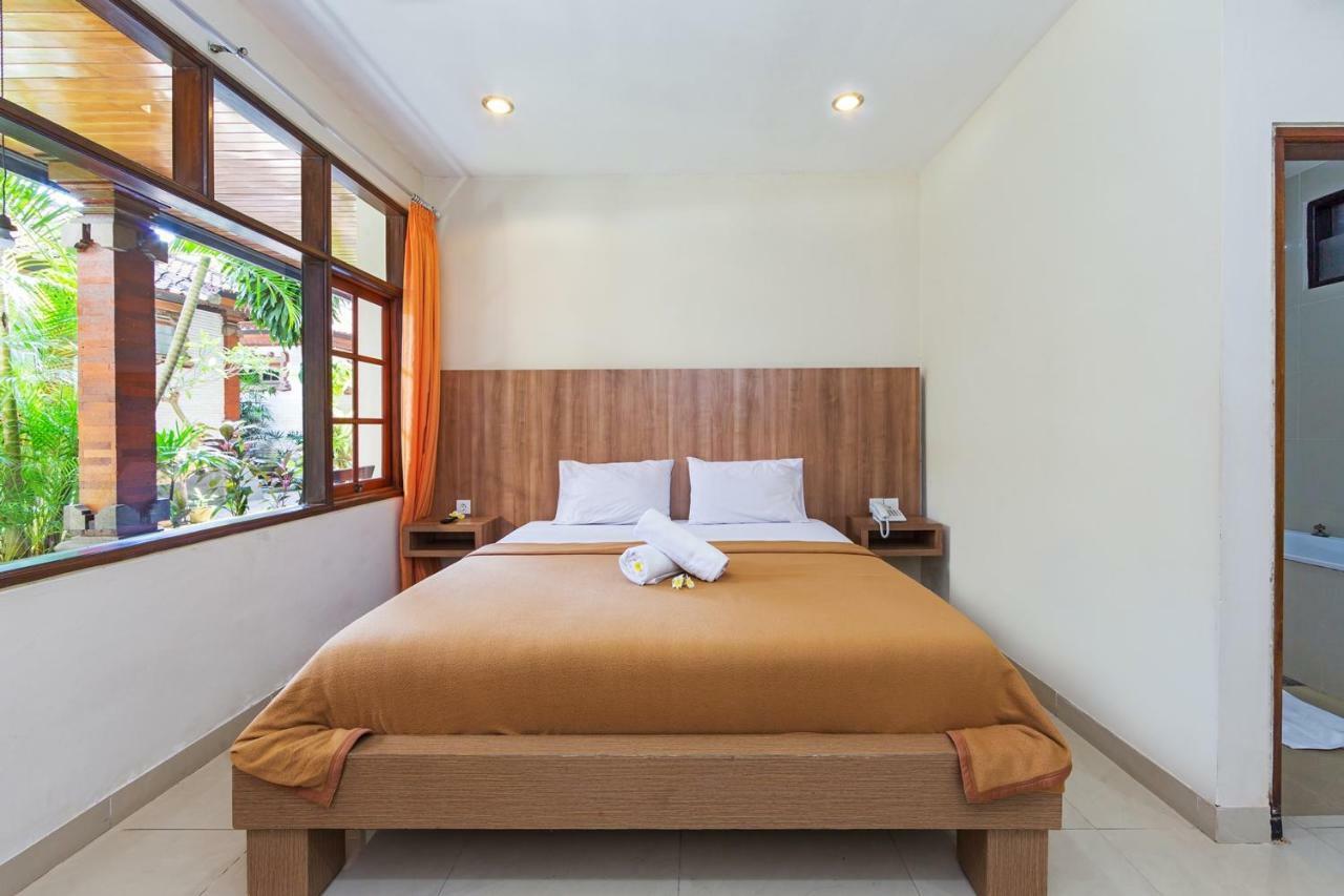 Legian Simpang Inn Hotel מראה חיצוני תמונה